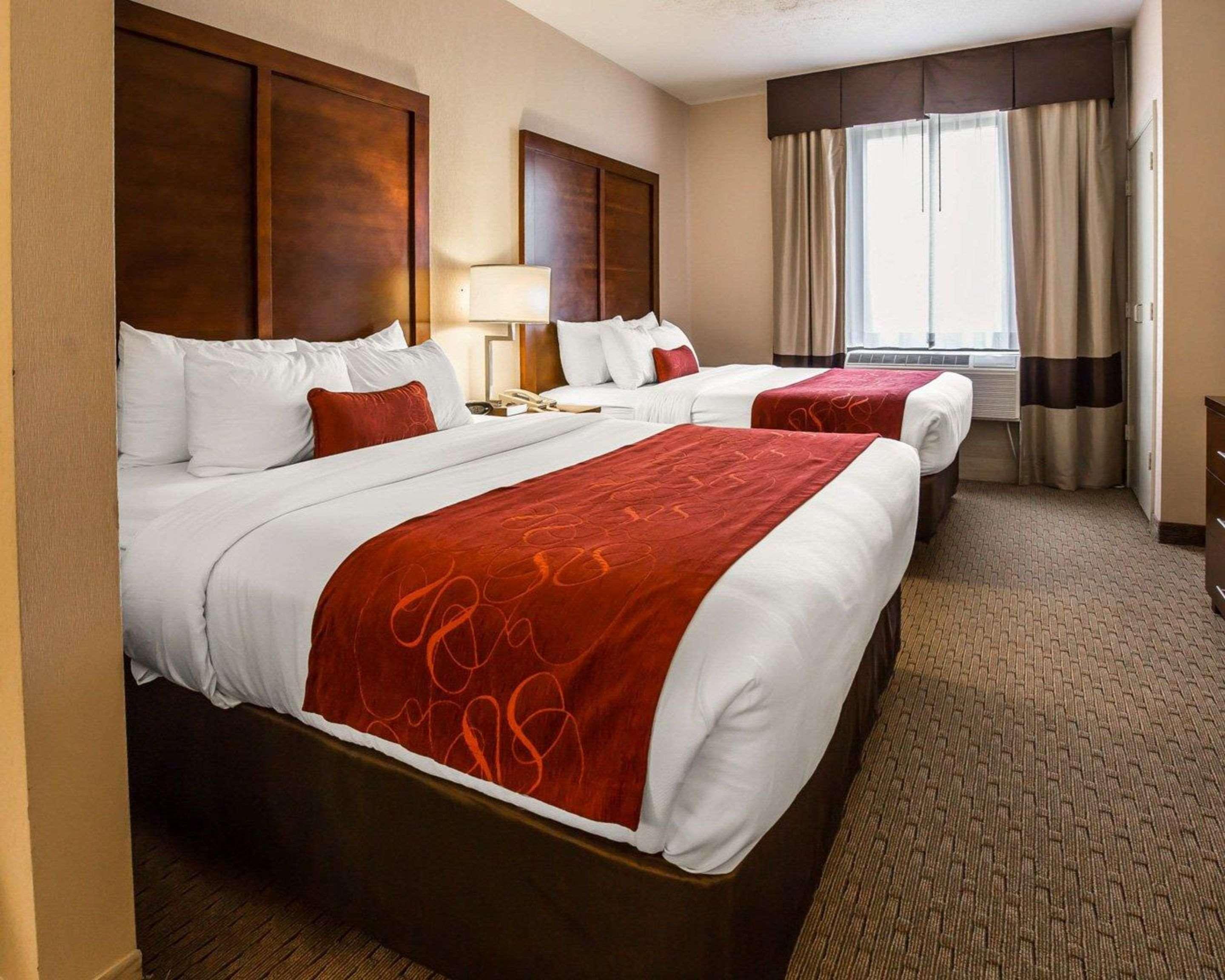 Comfort Near Sugarland Hotel 3*