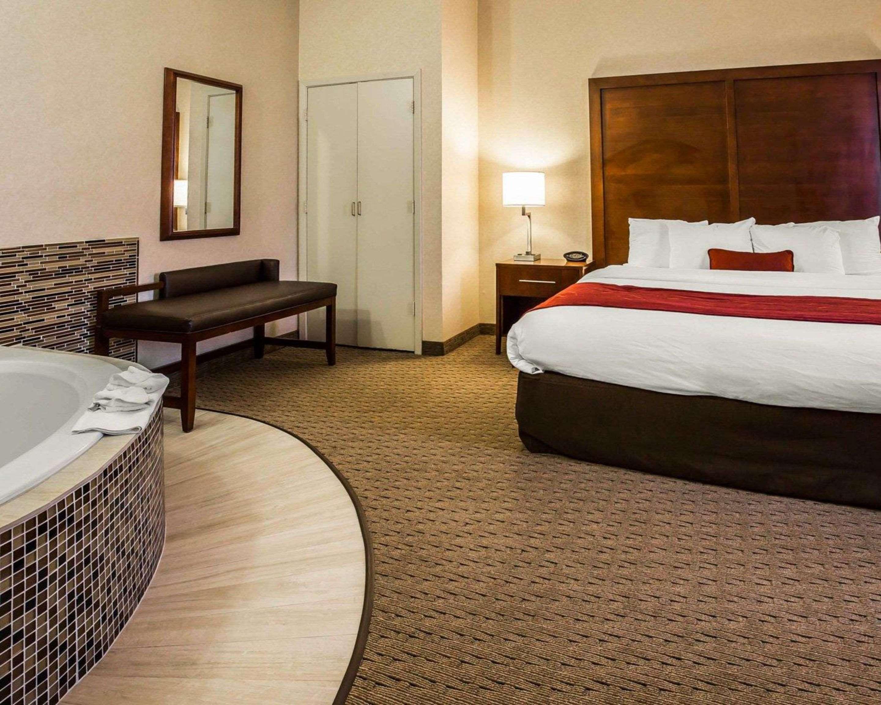 Hotel Comfort Near Sugarland Stafford
