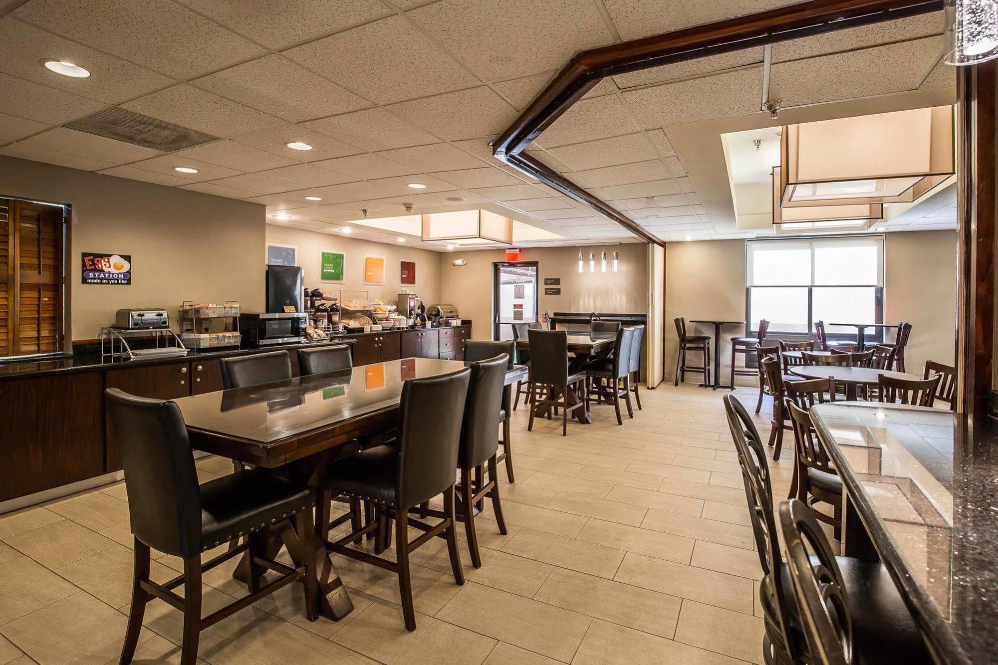 Comfort Near Sugarland Hotel 3*